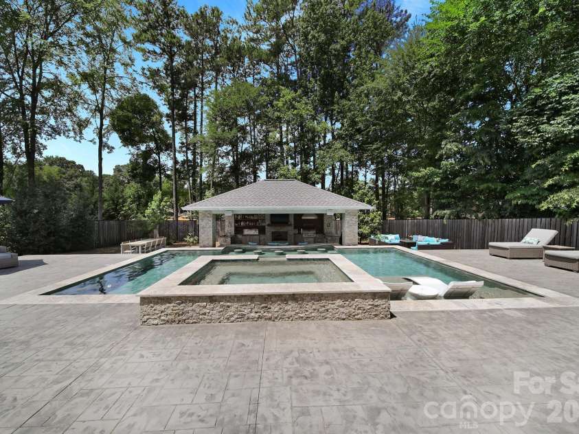 6218 Cory Bret Lane, Charlotte, NC 28278.  MLS# CAR4394062, YatesRealty ID 34631. 
