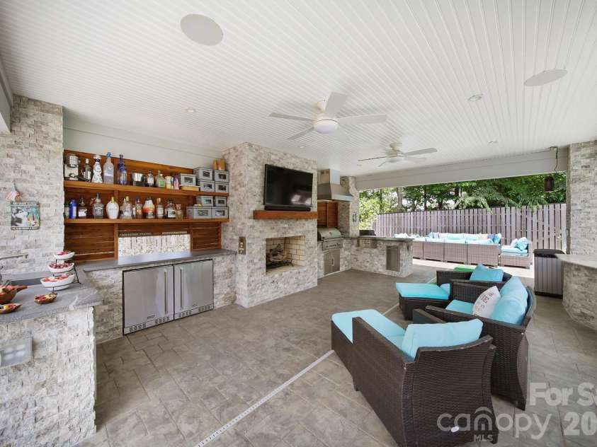 6218 Cory Bret Lane, Charlotte, NC 28278.  MLS# CAR4394062, YatesRealty ID 34631. 