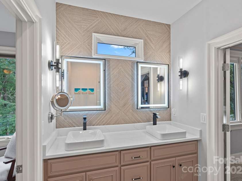185 Tuskarora Trail, Mooresville, NC 28117.  MLS# CAR4281748, YatesRealty ID 34632. 