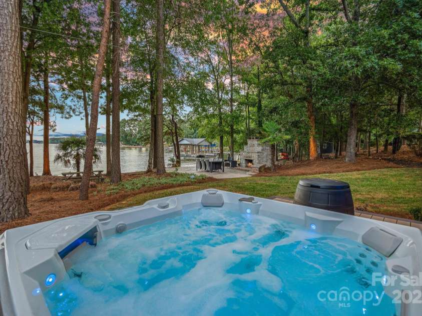 185 Tuskarora Trail, Mooresville, NC 28117.  MLS# CAR4281748, YatesRealty ID 34632. 