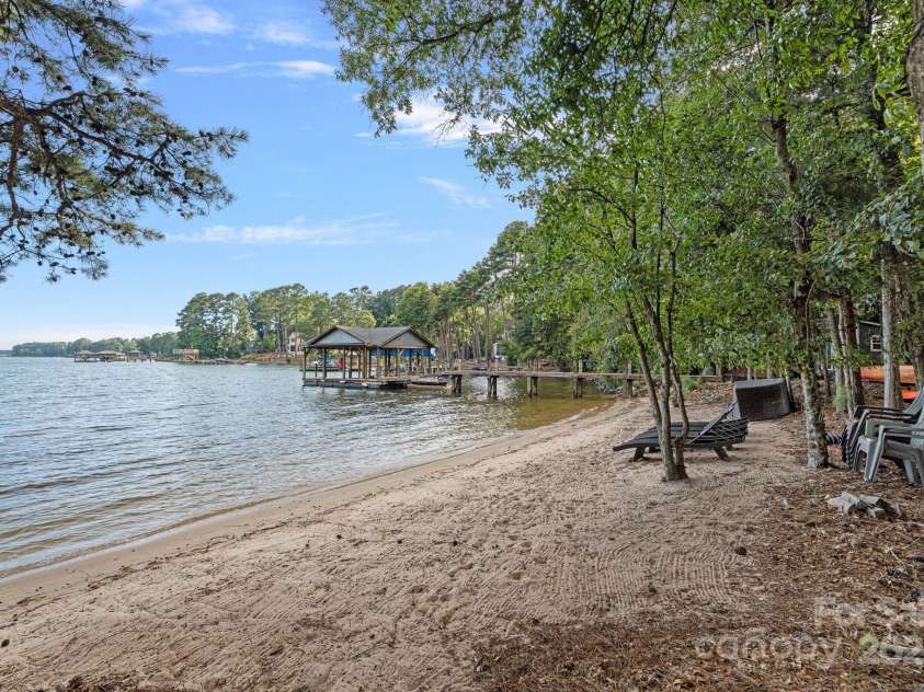 185 Tuskarora Trail, Mooresville, NC 28117.  MLS# CAR4281748, YatesRealty ID 34632. 
