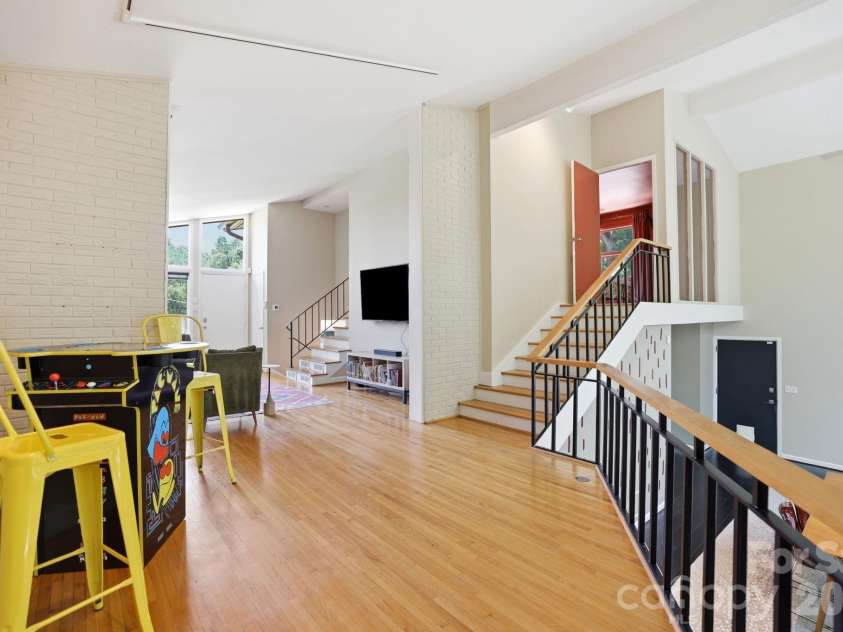 4027 Glenfall Avenue, Charlotte, NC 28210.  MLS# CAR4395887, YatesRealty ID 34632. 