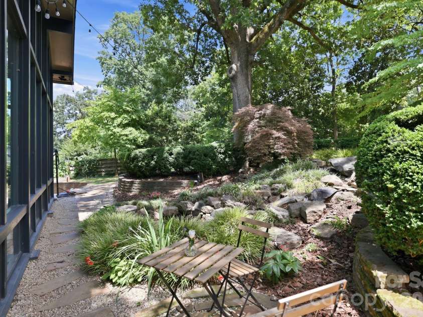 4027 Glenfall Avenue, Charlotte, NC 28210.  MLS# CAR4395887, YatesRealty ID 34632. 