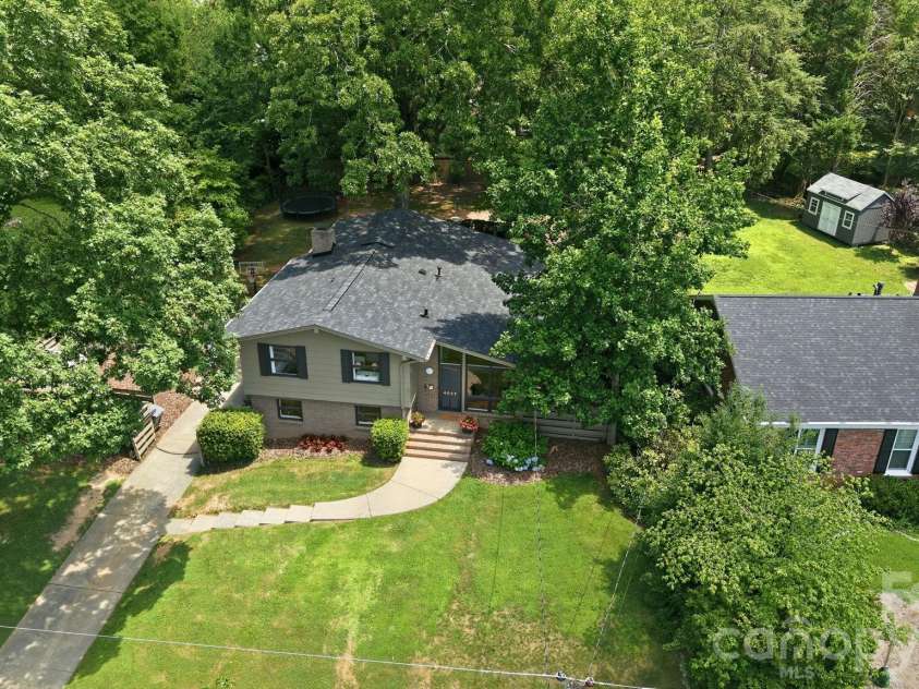 4027 Glenfall Avenue, Charlotte, NC 28210.  MLS# CAR4395887, YatesRealty ID 34632. 