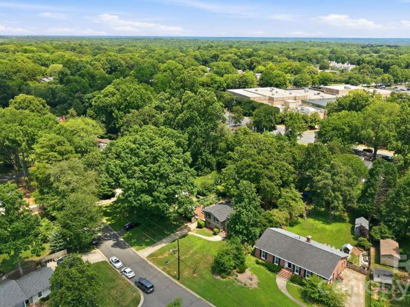 4027 Glenfall Avenue, Charlotte, NC 28210.  MLS# CAR4395887, YatesRealty ID 34632. 