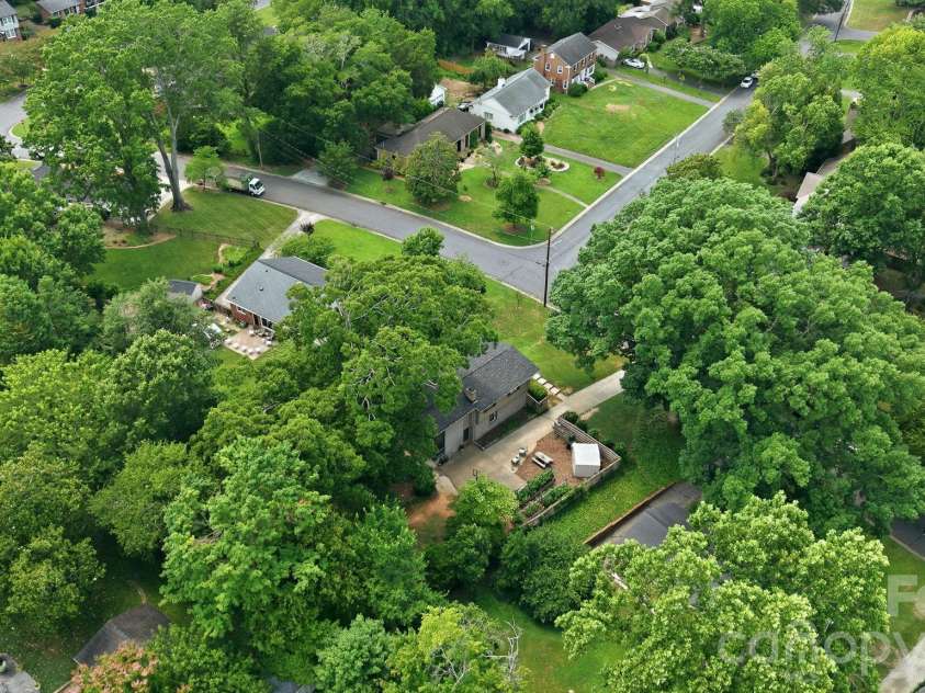 4027 Glenfall Avenue, Charlotte, NC 28210.  MLS# CAR4395887, YatesRealty ID 34632. 