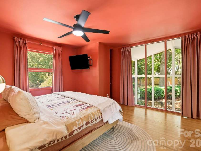 4027 Glenfall Avenue, Charlotte, NC 28210.  MLS# CAR4395887, YatesRealty ID 34632. Primary bedroom