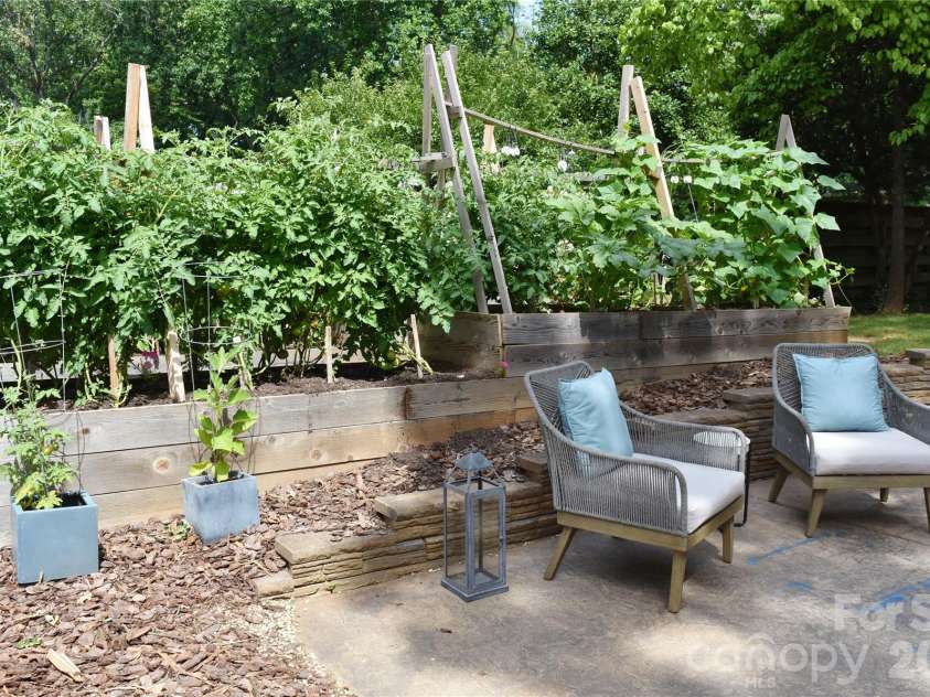 4027 Glenfall Avenue, Charlotte, NC 28210.  MLS# CAR4395887, YatesRealty ID 34632. Raised vegetable garden