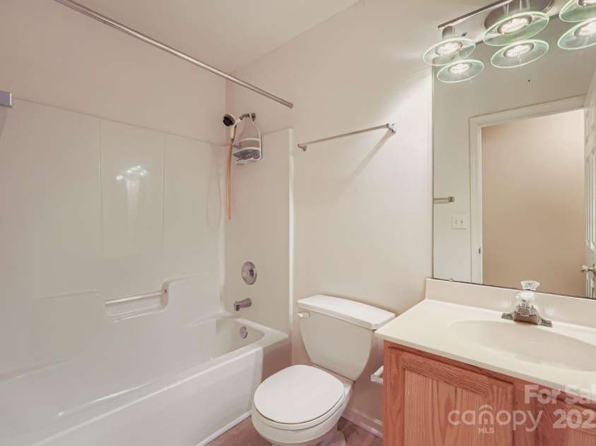 13408 Toka Court, Huntersville, NC 28078.  MLS# CAR4293402, YatesRealty ID 34633. Bathroom 2