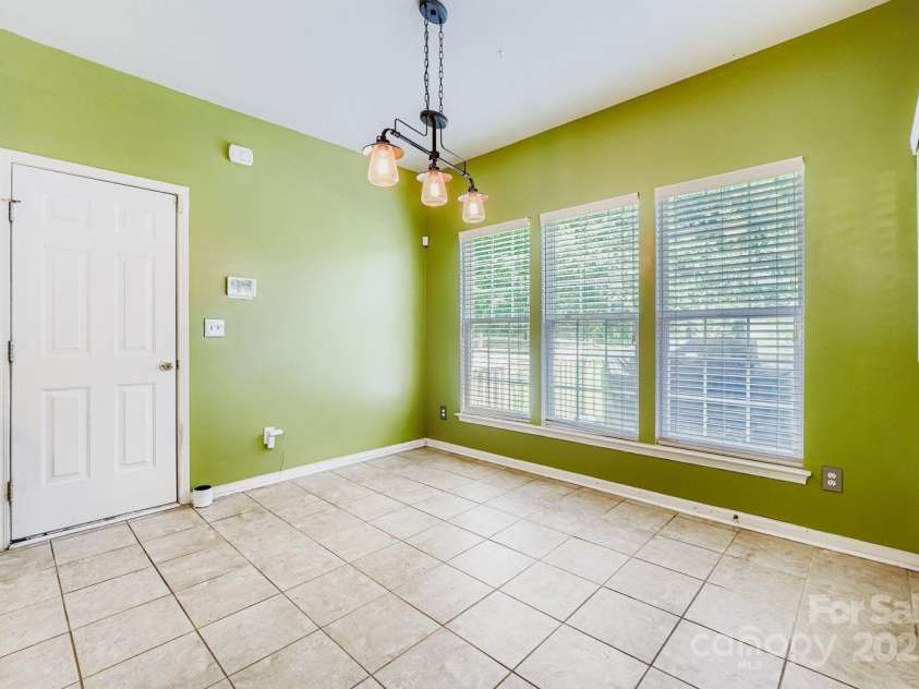 13408 Toka Court, Huntersville, NC 28078.  MLS# CAR4293402, YatesRealty ID 34633. Breakfast Area