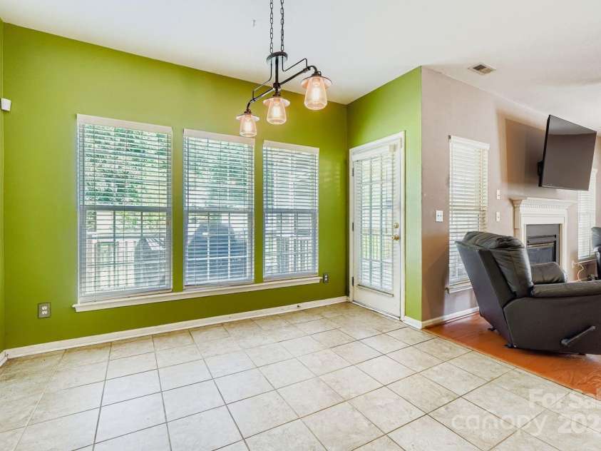13408 Toka Court, Huntersville, NC 28078.  MLS# CAR4293402, YatesRealty ID 34633. Breakfast Area