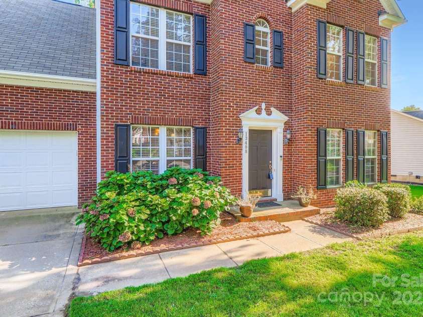 13408 Toka Court, Huntersville, NC 28078.  MLS# CAR4293402, YatesRealty ID 34633. Entry