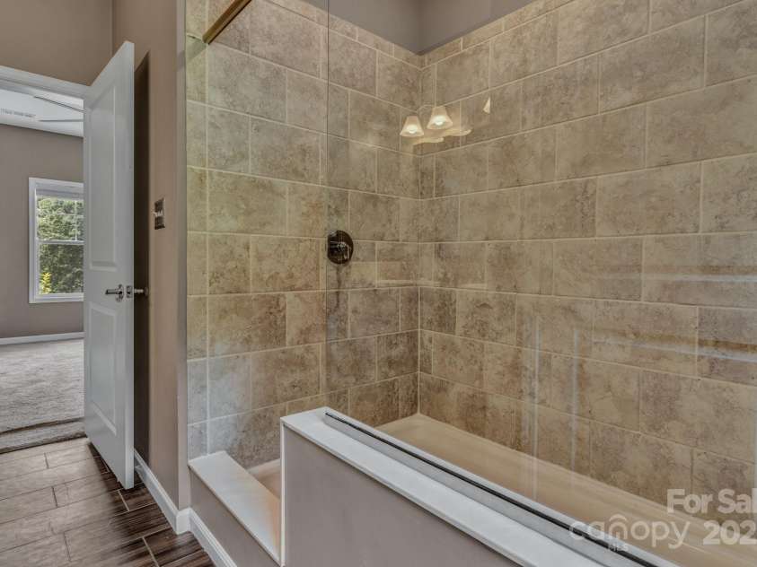 220 Bee Ridge Road, Asheville, NC 28803.  MLS# CAR4281129, YatesRealty ID 34634. 
