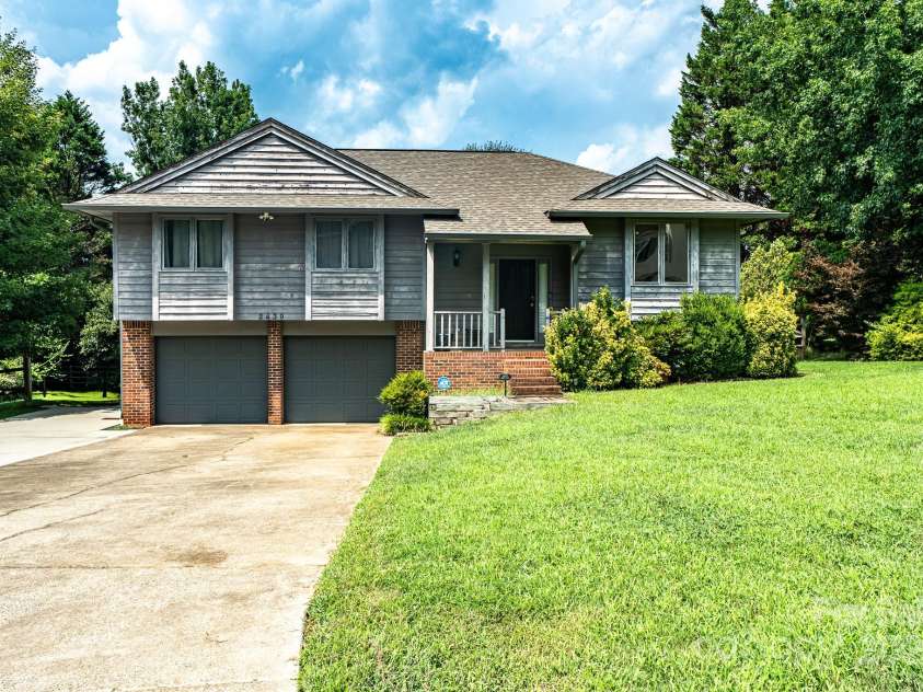 2439 36th Avenue, Hickory, NC 28601.  MLS# CAR4288310, YatesRealty ID 34635. 
