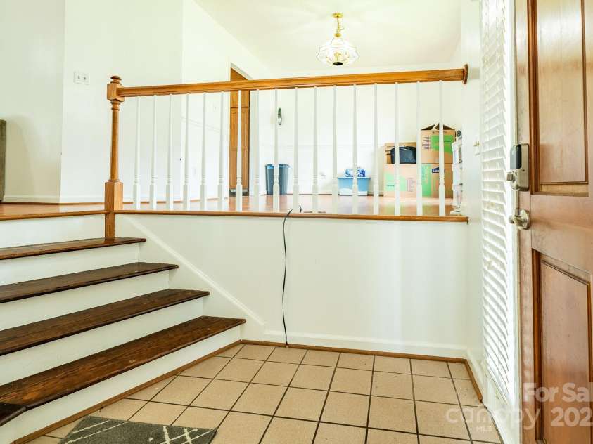 2439 36th Avenue, Hickory, NC 28601.  MLS# CAR4288310, YatesRealty ID 34635. 