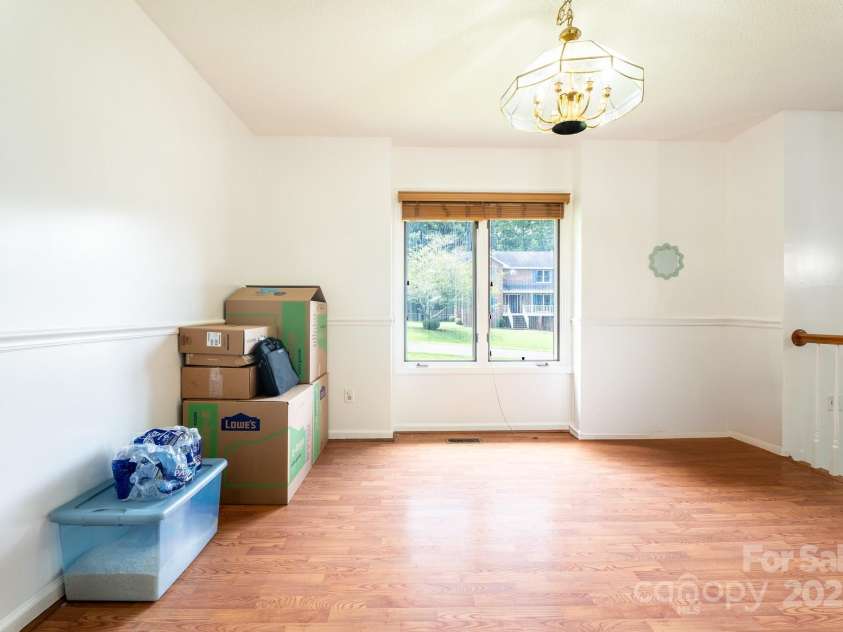 2439 36th Avenue, Hickory, NC 28601.  MLS# CAR4288310, YatesRealty ID 34635. 