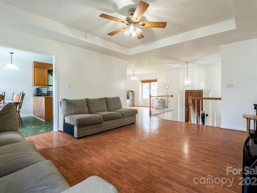 2439 36th Avenue, Hickory, NC 28601.  MLS# CAR4288310, YatesRealty ID 34635. 