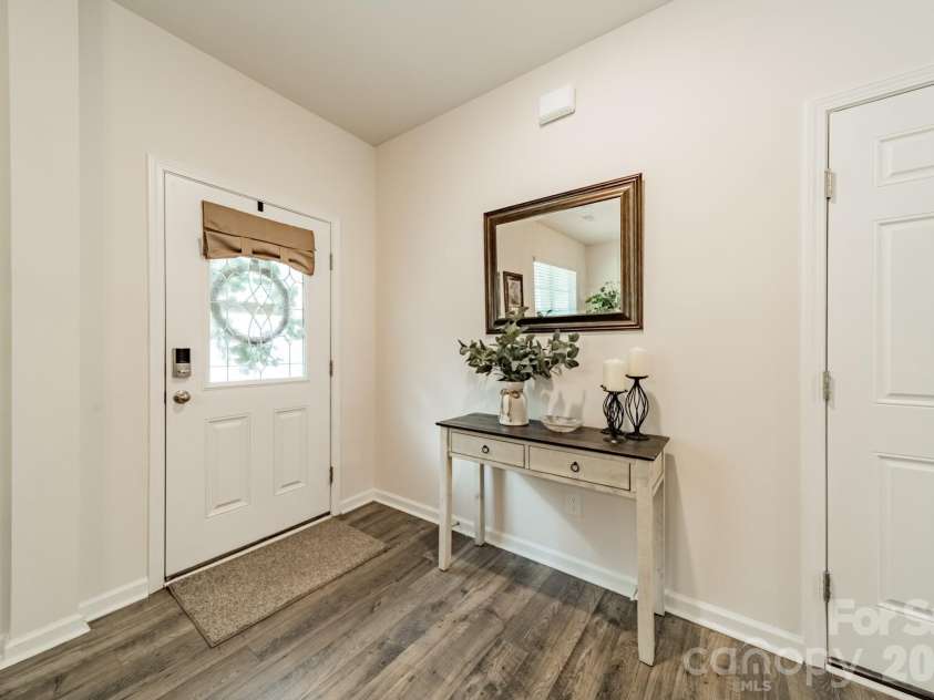 3629 Azalea Ridge Drive, Mount Holly, NC 28120.  MLS# CAR4399386, YatesRealty ID 34636. Bright Foyer