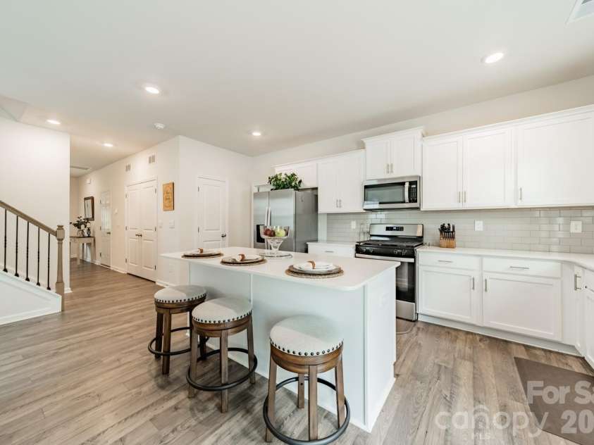 3629 Azalea Ridge Drive, Mount Holly, NC 28120.  MLS# CAR4399386, YatesRealty ID 34636. Eat-at counter