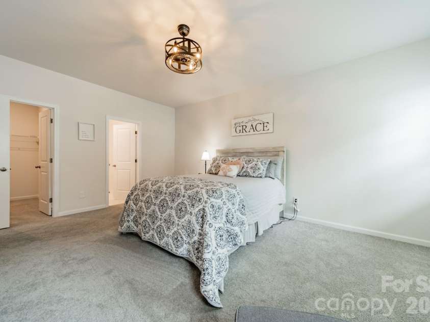 3629 Azalea Ridge Drive, Mount Holly, NC 28120.  MLS# CAR4399386, YatesRealty ID 34636. En-suite!