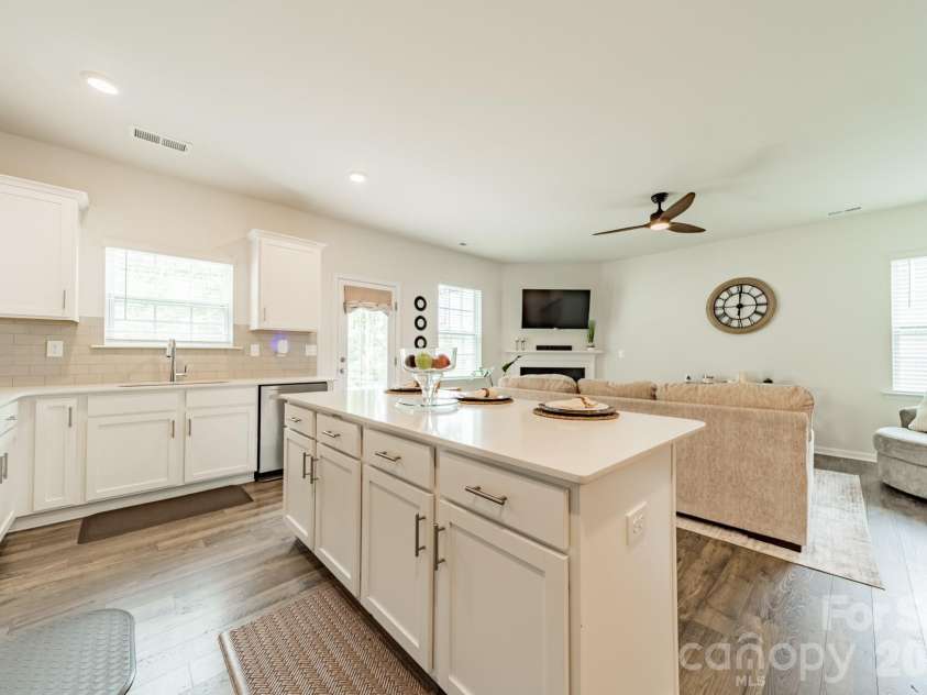 3629 Azalea Ridge Drive, Mount Holly, NC 28120.  MLS# CAR4399386, YatesRealty ID 34636. Kitchen island