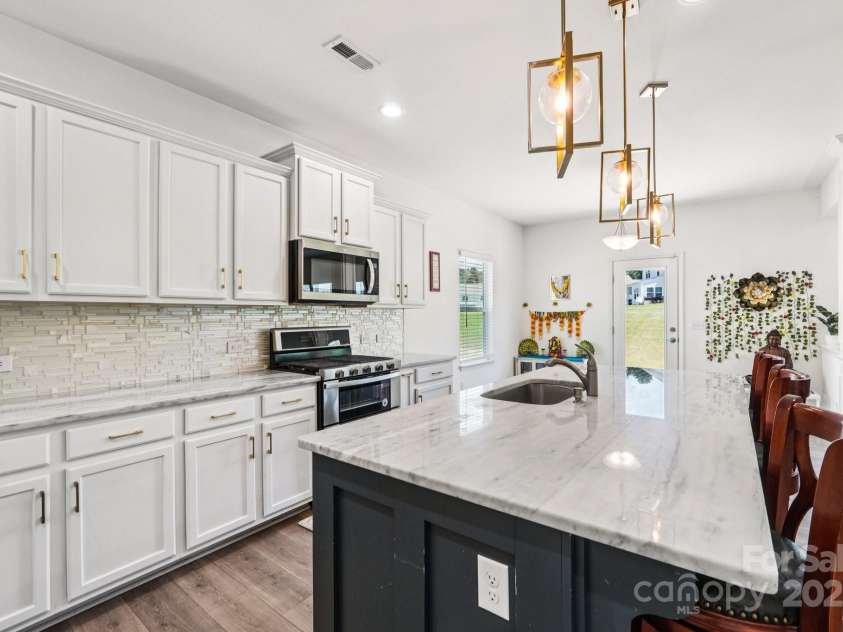 4698 Selhurst Drive, Fort Mill, SC 29707.  MLS# CAR4282496, YatesRealty ID 34636. 