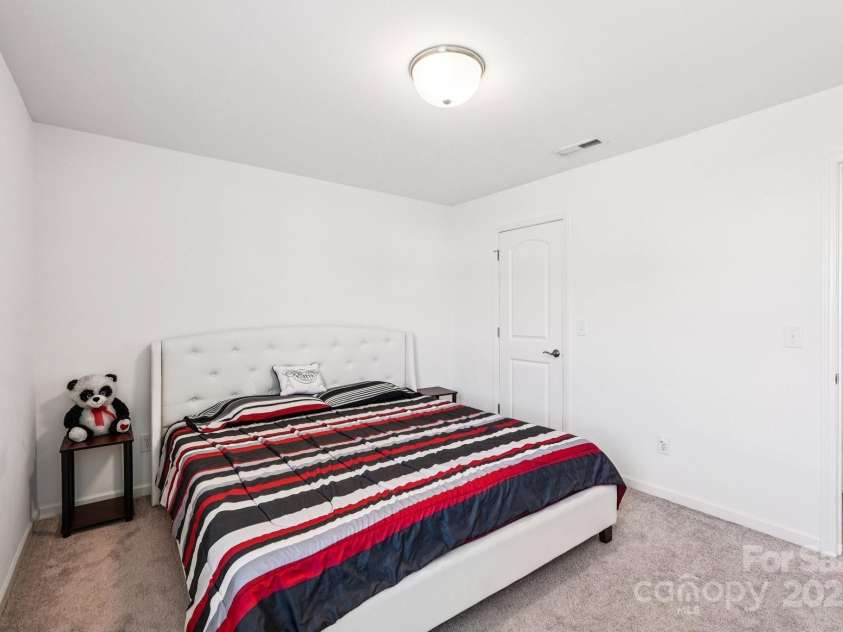 4698 Selhurst Drive, Fort Mill, SC 29707.  MLS# CAR4282496, YatesRealty ID 34636. 