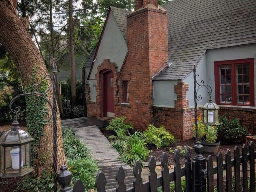 65 Westover Drive, Asheville, NC 28801.  MLS# CAR4290558, YatesRealty ID 34637. 