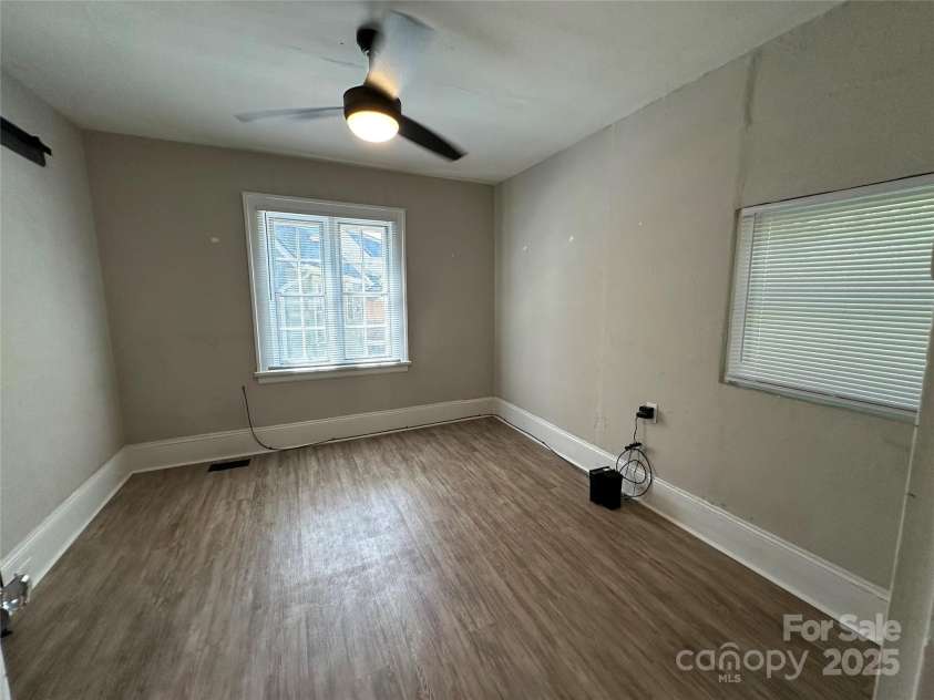 65 Westover Drive, Asheville, NC 28801.  MLS# CAR4290558, YatesRealty ID 34637. 