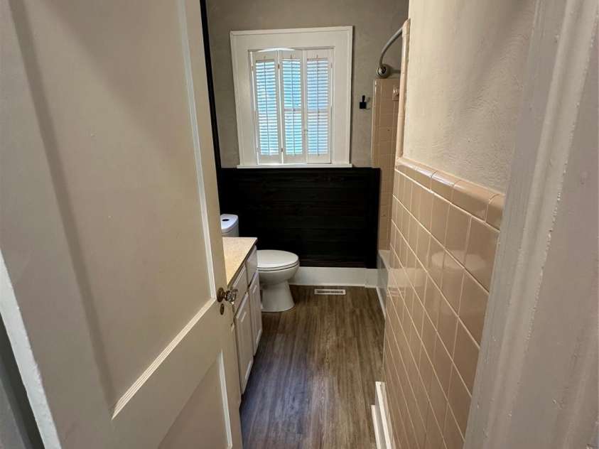 65 Westover Drive, Asheville, NC 28801.  MLS# CAR4290558, YatesRealty ID 34637. 