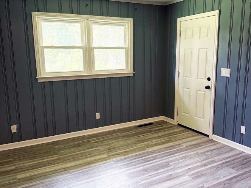 1556 Sam Smith Road, Fort Mill, SC 29708.  MLS# CAR4279108, YatesRealty ID 34638. Eat-in dining area off kitchen with access to side porch