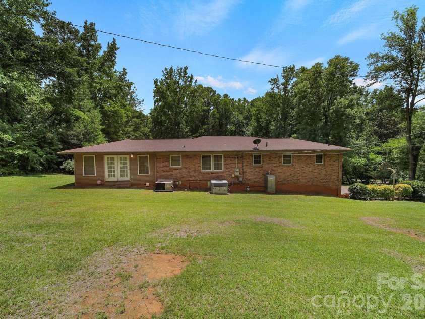 2171 Emma Circle, Lancaster, SC 29720.  MLS# CAR4399588, YatesRealty ID 34638. 