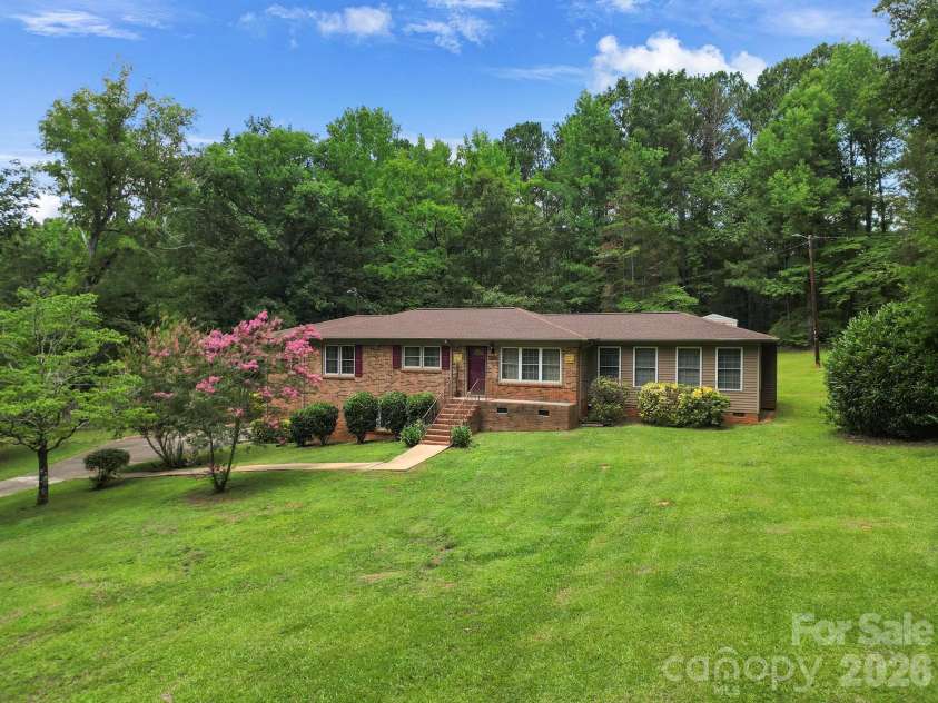 2171 Emma Circle, Lancaster, SC 29720.  MLS# CAR4399588, YatesRealty ID 34638. 