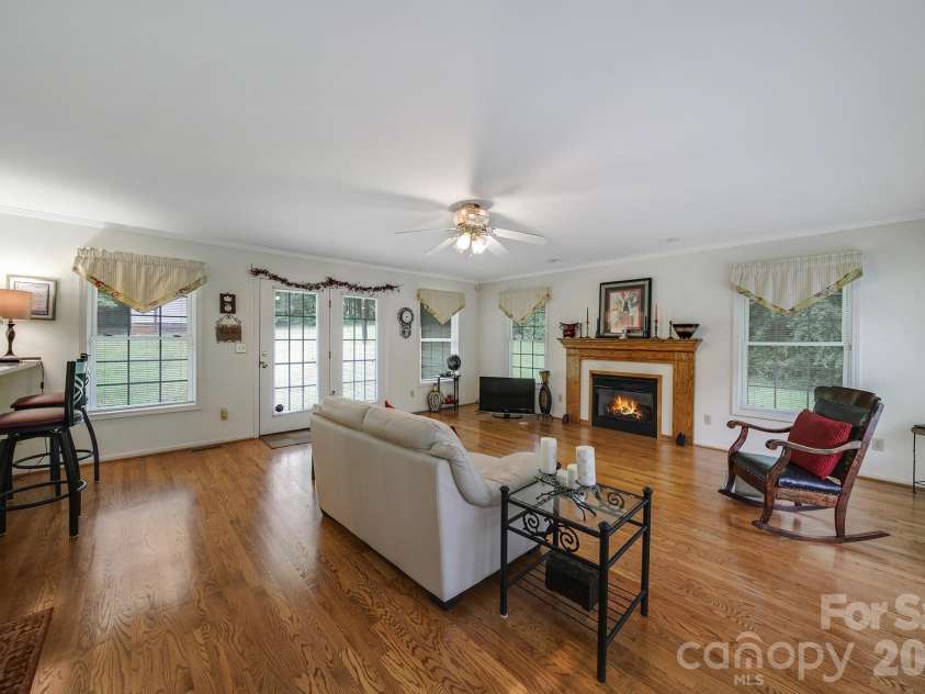 2171 Emma Circle, Lancaster, SC 29720.  MLS# CAR4399588, YatesRealty ID 34638. 
