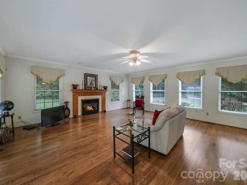 2171 Emma Circle, Lancaster, SC 29720.  MLS# CAR4399588, YatesRealty ID 34638. 