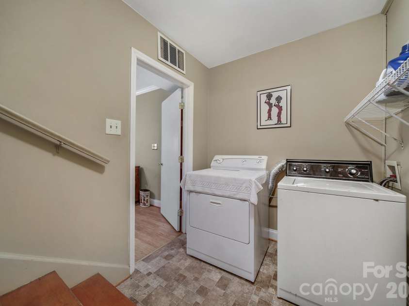 2171 Emma Circle, Lancaster, SC 29720.  MLS# CAR4399588, YatesRealty ID 34638. 