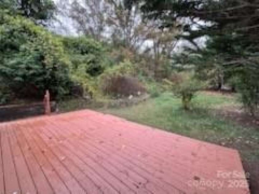 39 Vine Street, Woodfin, NC 28804.  MLS# CAR4285298, YatesRealty ID 34639. 