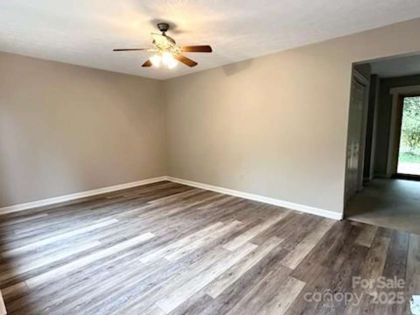 39 Vine Street, Woodfin, NC 28804.  MLS# CAR4285298, YatesRealty ID 34639. 