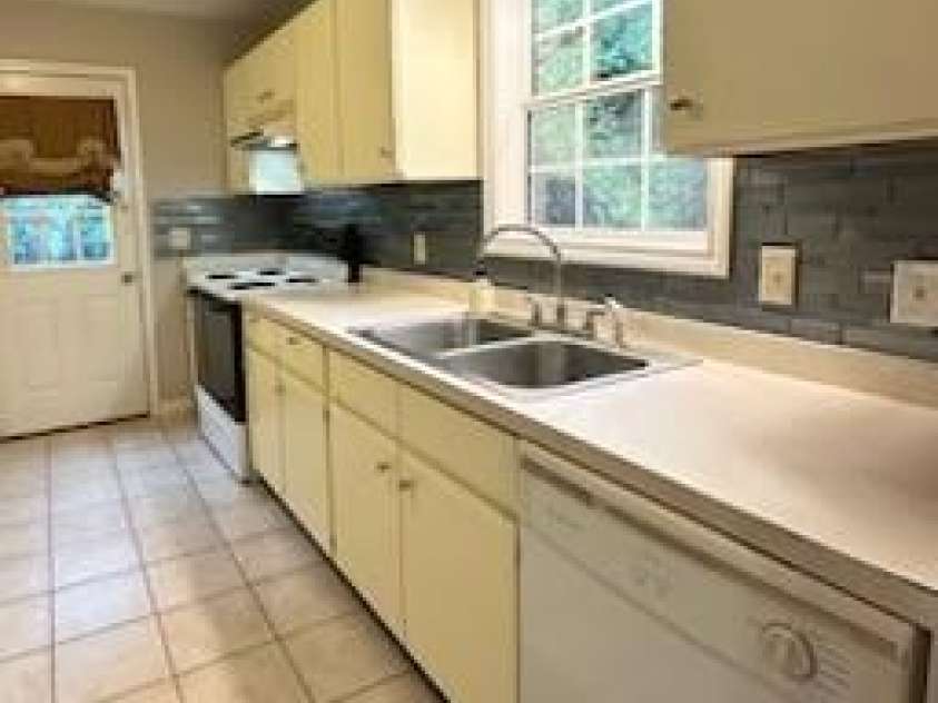 39 Vine Street, Woodfin, NC 28804.  MLS# CAR4285298, YatesRealty ID 34639. 