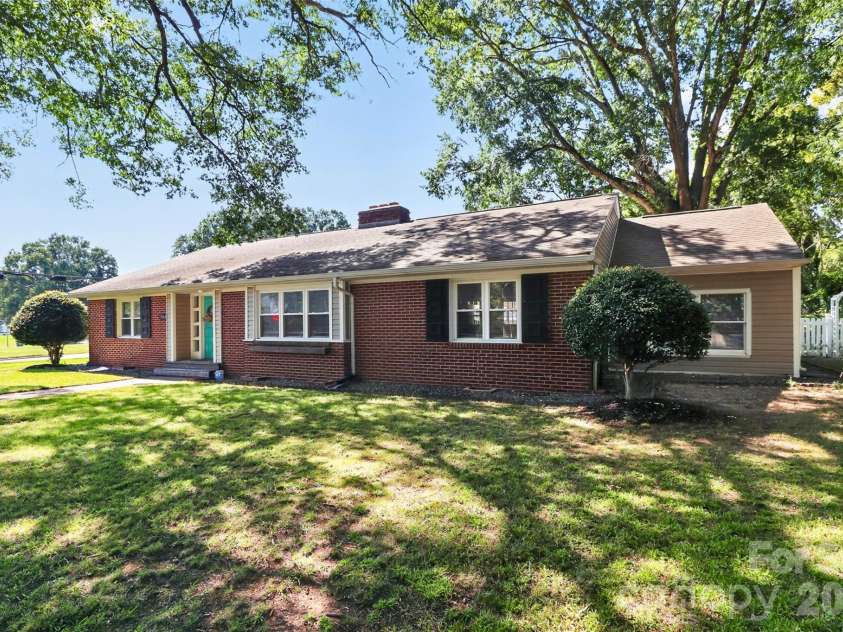 704 Lancaster Avenue, Monroe, NC 28112.  MLS# CAR4399672, YatesRealty ID 34639. 