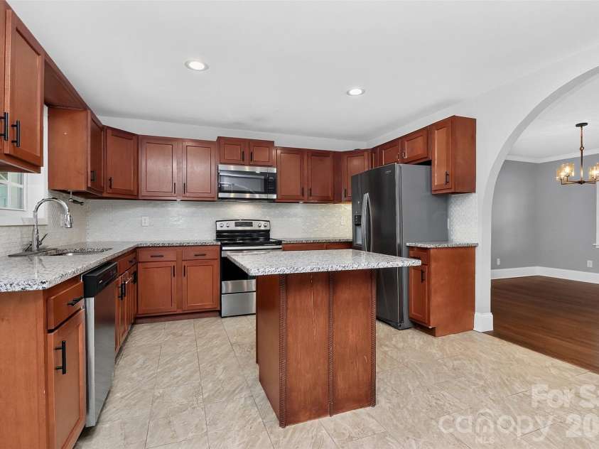 704 Lancaster Avenue, Monroe, NC 28112.  MLS# CAR4399672, YatesRealty ID 34639. 