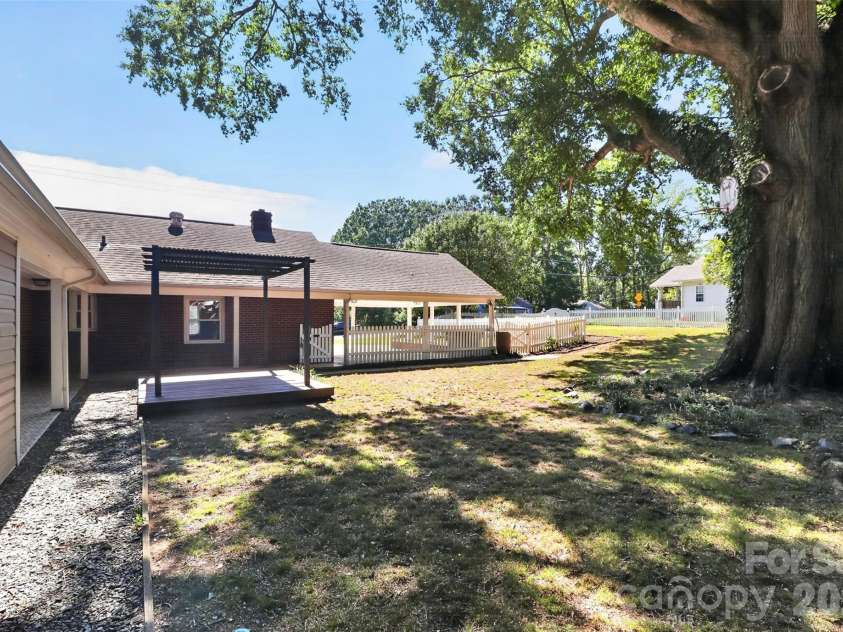 704 Lancaster Avenue, Monroe, NC 28112.  MLS# CAR4399672, YatesRealty ID 34639. 