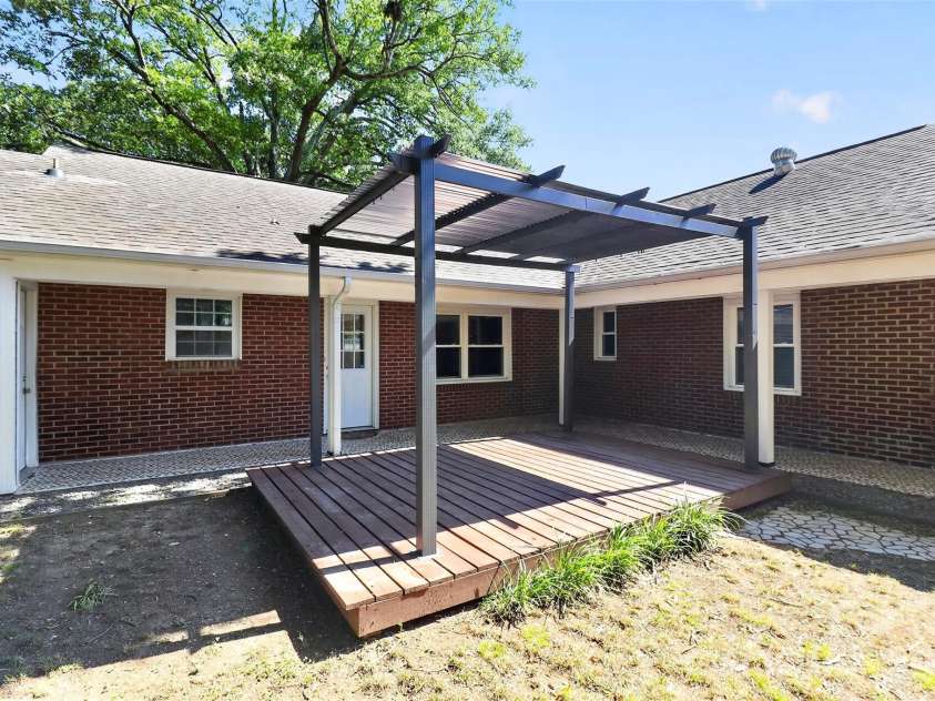 704 Lancaster Avenue, Monroe, NC 28112.  MLS# CAR4399672, YatesRealty ID 34639. 