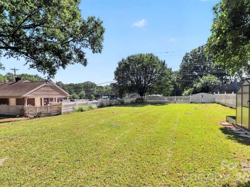 704 Lancaster Avenue, Monroe, NC 28112.  MLS# CAR4399672, YatesRealty ID 34639. 