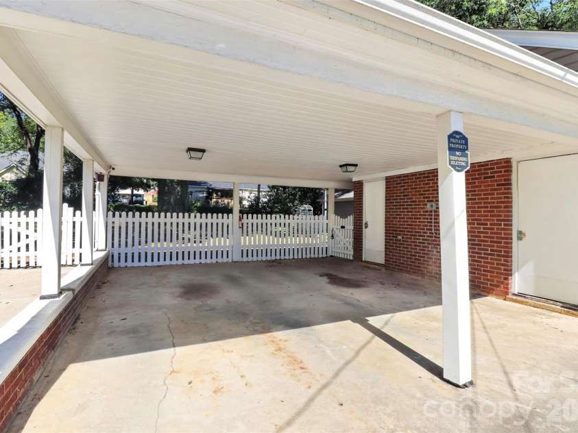 704 Lancaster Avenue, Monroe, NC 28112.  MLS# CAR4399672, YatesRealty ID 34639. 