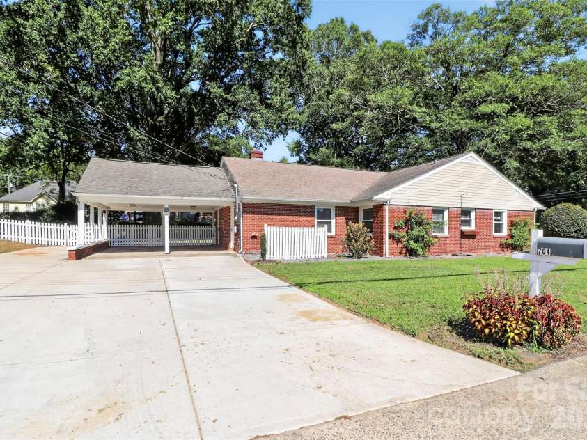 704 Lancaster Avenue, Monroe, NC 28112.  MLS# CAR4399672, YatesRealty ID 34639. 