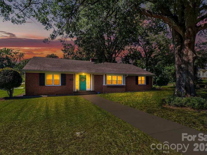 704 Lancaster Avenue, Monroe, NC 28112.  MLS# CAR4399672, YatesRealty ID 34639. 