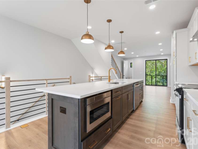 3453 Byrnes Street, Charlotte, NC 28205.  MLS# CAR4329263, YatesRealty ID 3464. Kitchen