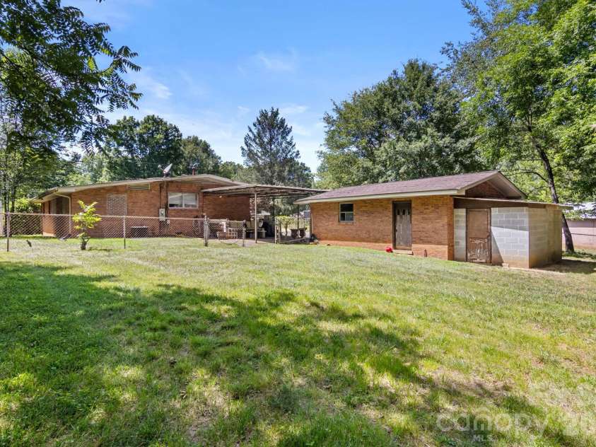 201 Peach Street, Shelby, NC 28150.  MLS# CAR4397946, YatesRealty ID 34640. 