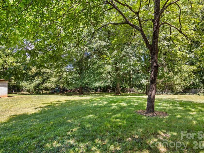 201 Peach Street, Shelby, NC 28150.  MLS# CAR4397946, YatesRealty ID 34640. 